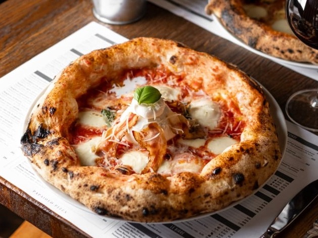 Pizza guanciale a burata at Papaiolo restaurant