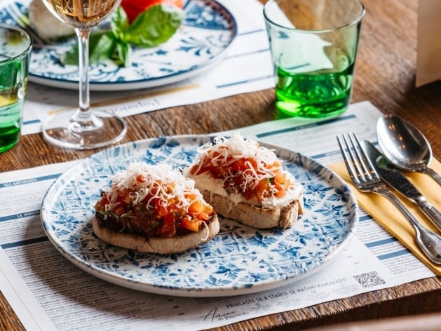 Bruschetta duo in the Papaiolo restaurant